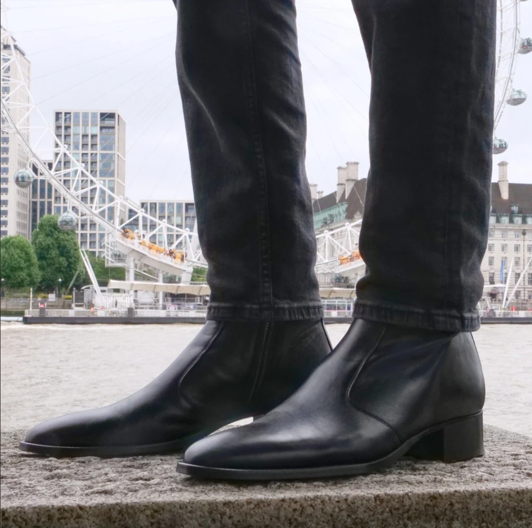 Noir Élan™ — Signature Chelsea Boot