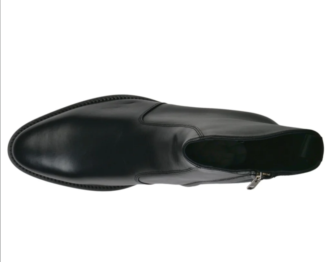 Noir Élan™ — Signature Chelsea Boot