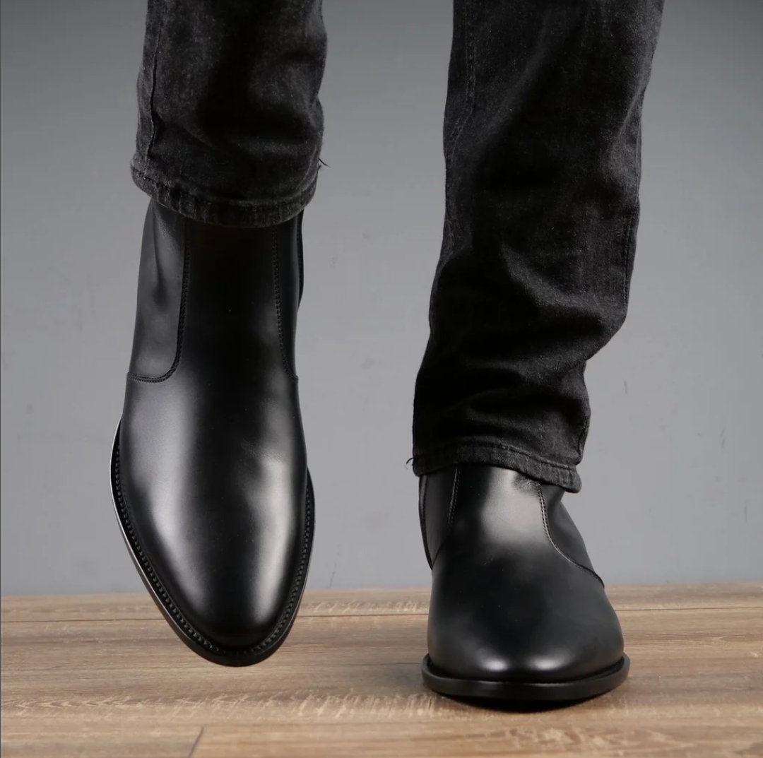 Noir Élan™ — Signature Chelsea Boot